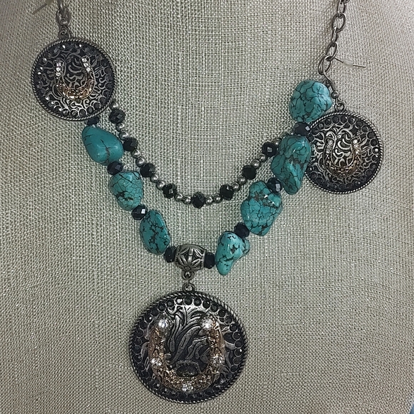 Western style Turquoise Horseshoe necklace w rhinestones and matching earrings - Picture 6 of 7